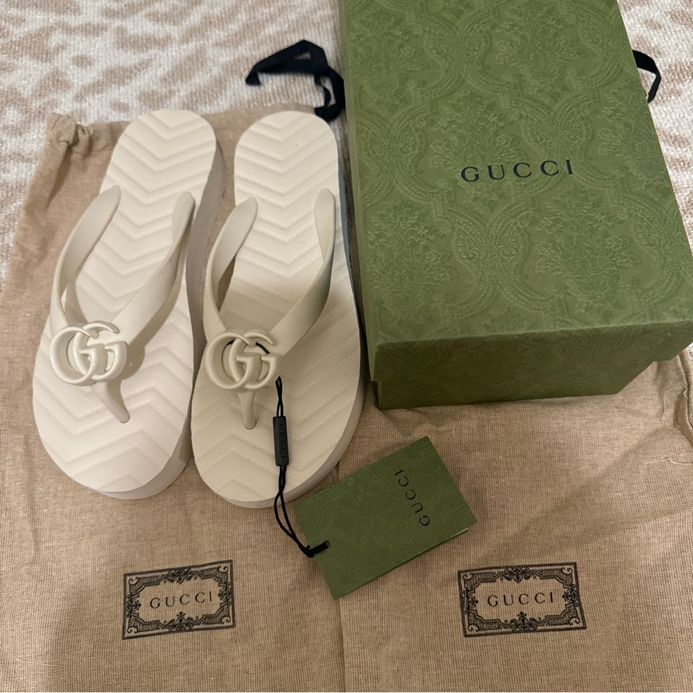 Gucci Rubber Thong GG cream Platform Flip Flops Sandals